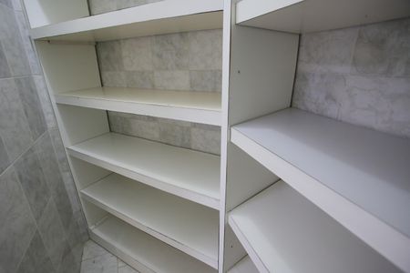 Casa de condomínio para alugar com 510m², 7 quartos e 3 vagasDispensa