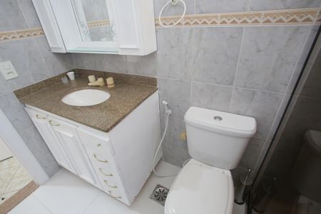 Casa de condomínio para alugar com 510m², 7 quartos e 3 vagasBanheiro da Suíte 1