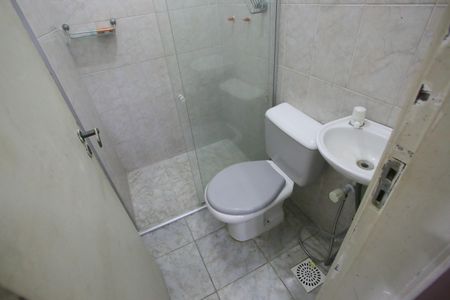 Casa de condomínio para alugar com 510m², 7 quartos e 3 vagasBanheiro de serviço