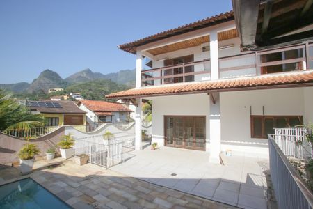 Casa de condomínio para alugar com 510m², 7 quartos e 3 vagasFrente da Casa