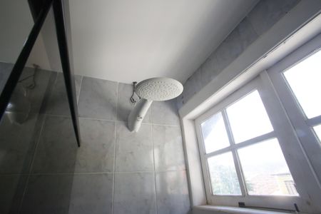 Casa de condomínio para alugar com 510m², 7 quartos e 3 vagasBanheiro da Suíte 1