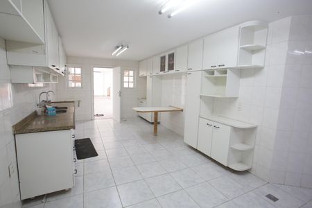 Casa de condomínio para alugar com 510m², 7 quartos e 3 vagasCozinha
