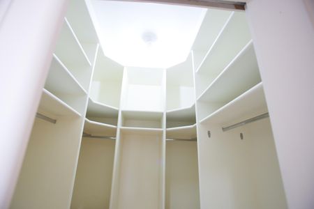 Casa de condomínio para alugar com 510m², 7 quartos e 3 vagasCloset da Suíte 2