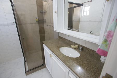 Casa de condomínio para alugar com 510m², 7 quartos e 3 vagasBanheiro da Suíte 3