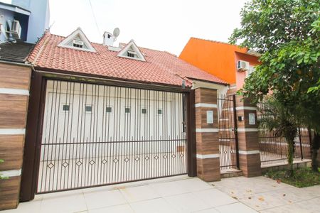 Casa para alugar com 203m², 3 quartos e 2 vagas Casa para alugar com 203m², 3 quartos e 2 vagasFachada