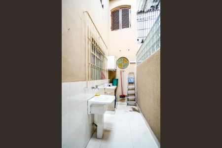 Casa à venda com 125m², 3 quartos e 1 vagaÁrea de serviço