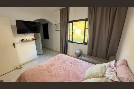 Casa à venda com 4 quartos, 250m² em Cantagalo, Niterói