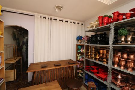 Sala de casa à venda com 4 quartos, 270m² em Vila Antonieta, São Paulo