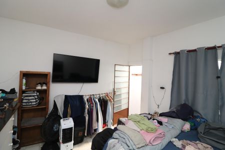 Casa à venda com 270m², 4 quartos e 2 vagasSuíte