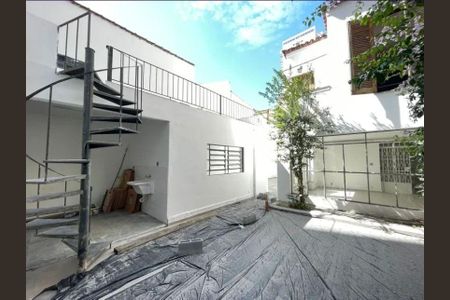 Casa à venda com 5 quartos, 250m² em Mirandópolis, São Paulo