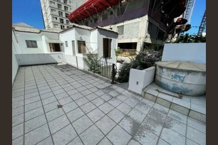 Casa à venda com 5 quartos, 250m² em Mirandópolis, São Paulo