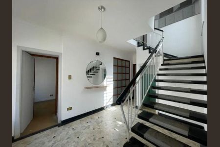 Casa à venda com 5 quartos, 250m² em Mirandópolis, São Paulo