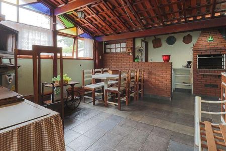 Casa à venda com 3 quartos, 110m² em Vila Regente Feijó, São Paulo