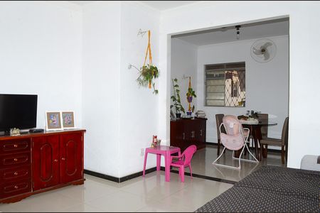 Casa para alugar com 280m², 4 quartos e 4 vagasSala