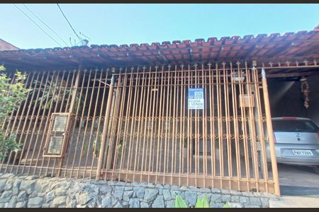 Casa para alugar com 280m², 4 quartos e 4 vagasFachada