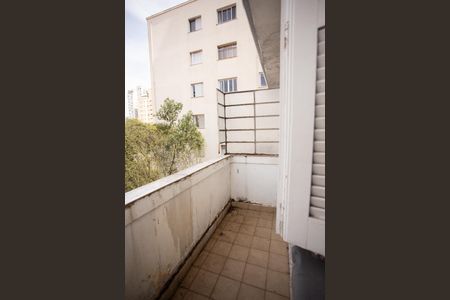 Casa à venda com 387m², 5 quartos e 1 vaga Casa à venda com 387m², 5 quartos e 1 vagaVaranda /Quarto 2
