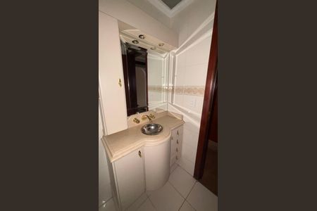 Apartamento à venda com 180m², 3 quartos e 2 vagasBanheiro