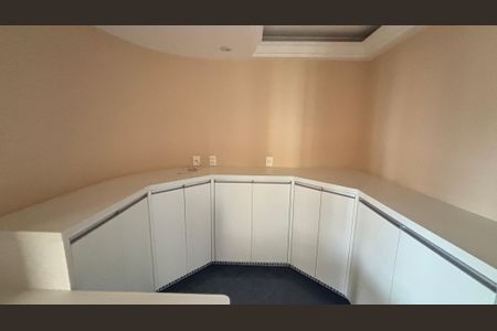 Apartamento à venda com 180m², 3 quartos e 2 vagasCozinha 