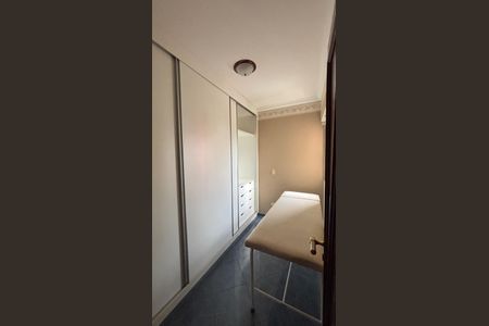Apartamento à venda com 180m², 3 quartos e 2 vagasQuarto de Serviço