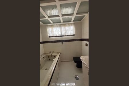 Apartamento à venda com 180m², 3 quartos e 2 vagasBanheiro da Suíte