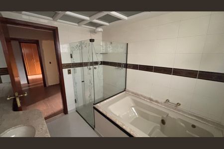 Apartamento à venda com 180m², 3 quartos e 2 vagasBanheiro da Suíte