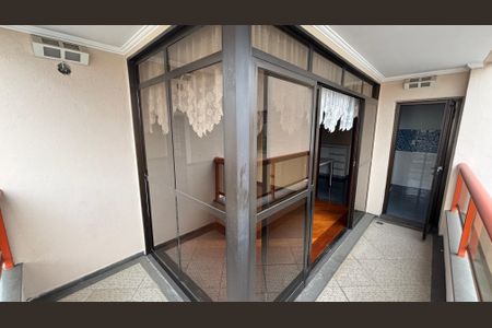 Apartamento à venda com 180m², 3 quartos e 2 vagasVaranda