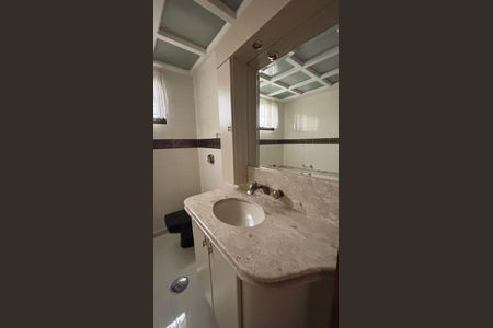 Apartamento à venda com 180m², 3 quartos e 2 vagasBanheiro da Suíte