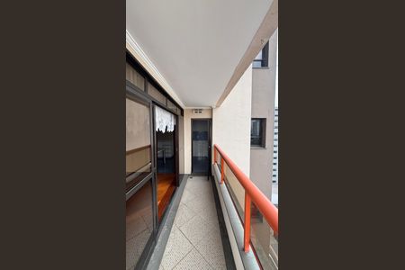 Apartamento à venda com 180m², 3 quartos e 2 vagasVaranda