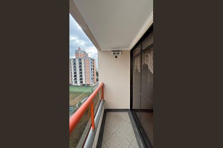 Apartamento à venda com 180m², 3 quartos e 2 vagasVaranda