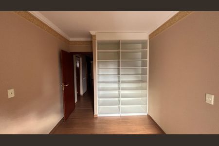 Apartamento à venda com 180m², 3 quartos e 2 vagasQuarto 2