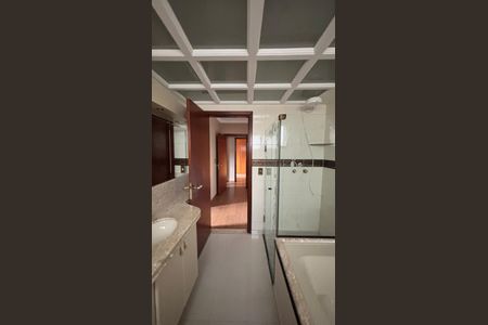 Apartamento à venda com 180m², 3 quartos e 2 vagasBanheiro da Suíte