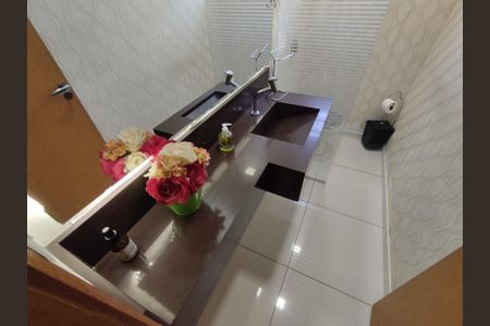 Casa à venda com 171m², 3 quartos e 4 vagas Casa à venda com 171m², 3 quartos e 4 vagasLavabo