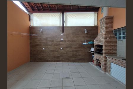 Casa à venda com 171m², 3 quartos e 4 vagas Casa à venda com 171m², 3 quartos e 4 vagasQuintal