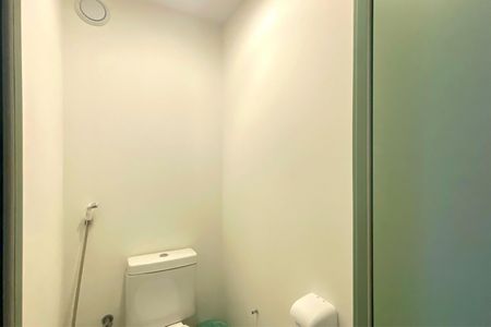 Banheiro de kitnet/studio à venda com 1 quarto, 18m² em Santo Antônio, Belo Horizonte