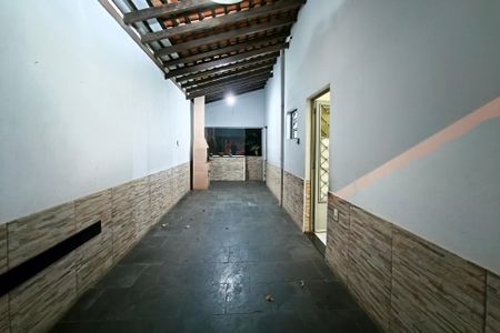 Casa para alugar com 300m², 2 quartos e 4 vagasQuintal