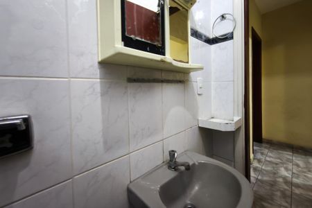 Casa para alugar com 300m², 2 quartos e 4 vagasBanheiro Social