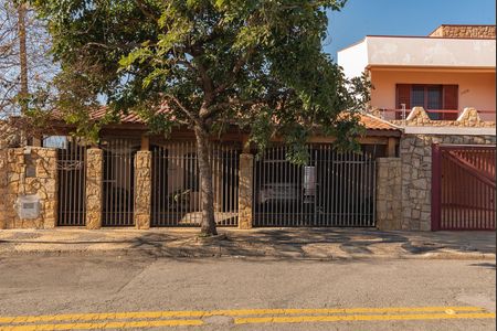 Fachada de casa à venda com 3 quartos, 189m² em Jardim dos Oliveiras, Campinas