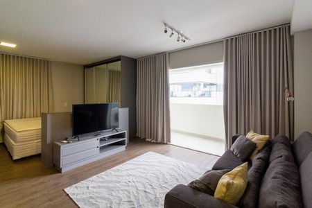 Sala de apartamento à venda com 1 quarto, 60m² em Santo Amaro, São Paulo
