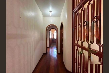 Casa à venda com 594m², 4 quartos e 4 vagas