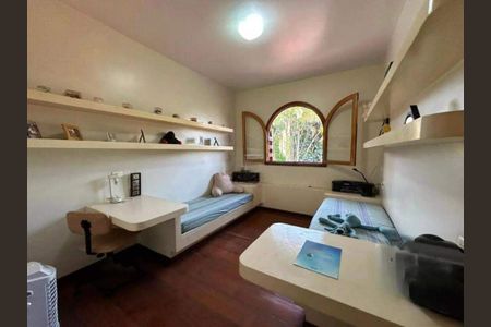 Casa à venda com 594m², 4 quartos e 4 vagas