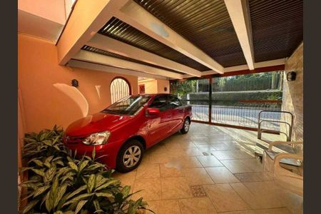 Casa à venda com 594m², 4 quartos e 4 vagas