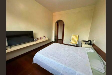 Casa à venda com 594m², 4 quartos e 4 vagas