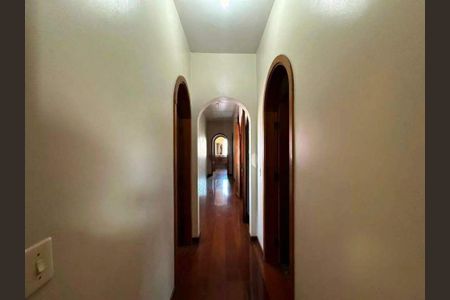 Casa à venda com 594m², 4 quartos e 4 vagas