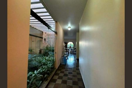 Casa à venda com 594m², 4 quartos e 4 vagas