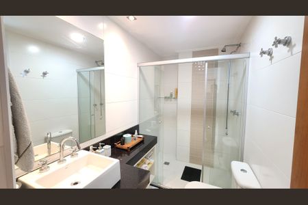 Apartamento para alugar com 167m², 3 quartos e 3 vagas Apartamento para alugar com 167m², 3 quartos e 3 vagasBanheiro da Suíte 1