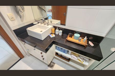 Apartamento para alugar com 167m², 3 quartos e 3 vagas Apartamento para alugar com 167m², 3 quartos e 3 vagasBanheiro da Suíte 1