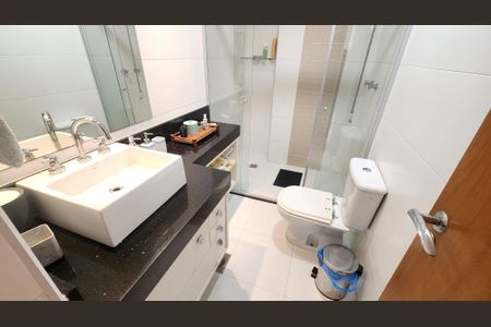 Apartamento para alugar com 167m², 3 quartos e 3 vagas Apartamento para alugar com 167m², 3 quartos e 3 vagasBanheiro da Suíte 1