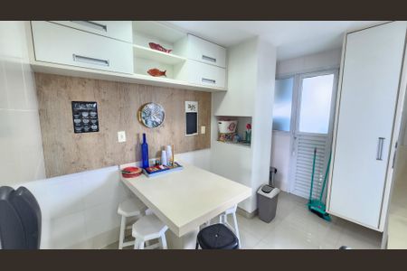 Apartamento para alugar com 167m², 3 quartos e 3 vagas Apartamento para alugar com 167m², 3 quartos e 3 vagasCozinha