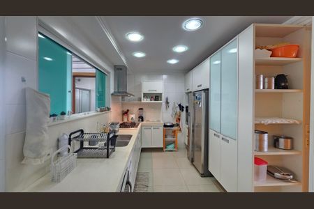 Apartamento para alugar com 167m², 3 quartos e 3 vagas Apartamento para alugar com 167m², 3 quartos e 3 vagasCozinha