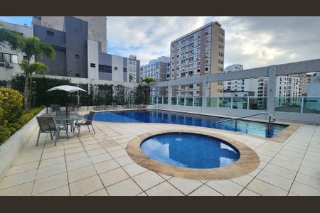 Apartamento para alugar com 167m², 3 quartos e 3 vagas Apartamento para alugar com 167m², 3 quartos e 3 vagasÁrea comum - Piscina